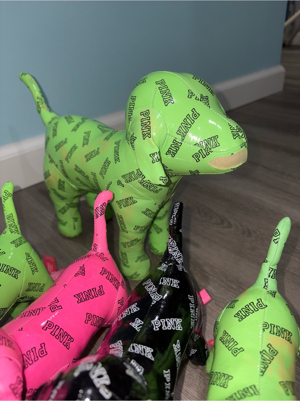 PINK DOGS - Picture 3 of 3